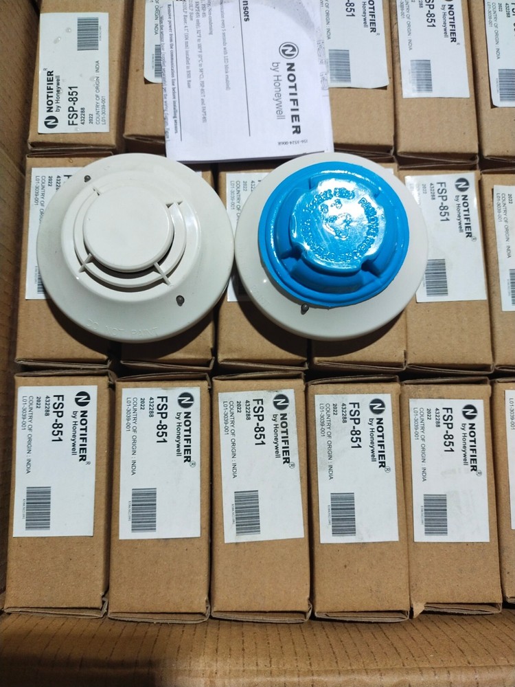 NOTIFIER FSP-851 SMOKE DETECTOR ( NEW )