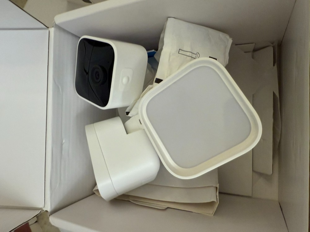 *Blink* Wired Floodlight Camera In White In Box