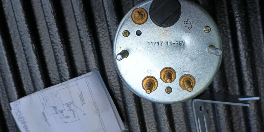 904-0000-02: Tach & Hour Meter