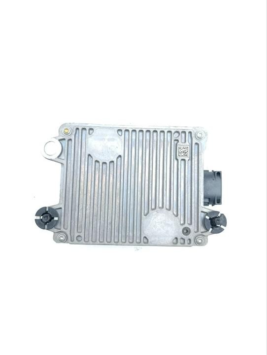 Control unit for automatic distance system and radarsensor BMW 7 2018 6888029