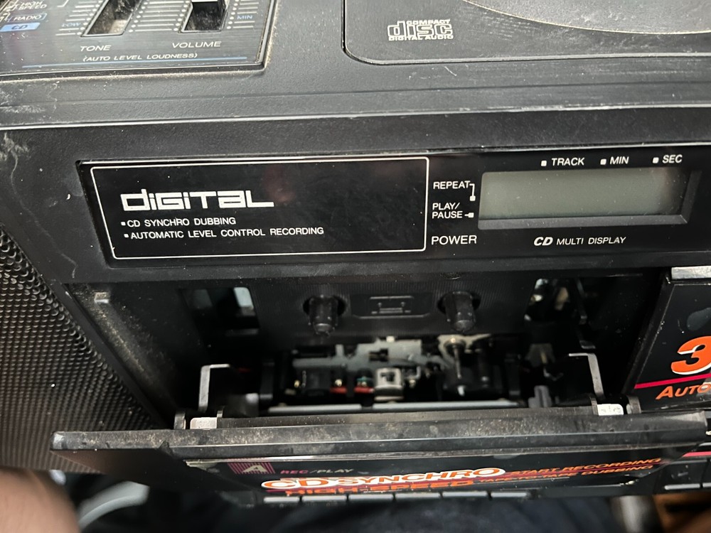 JVC RC-X3 CD Portable System 1988 Read Description