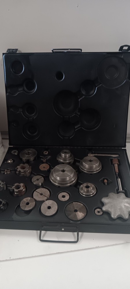 JOHNSON Controls VALVE RESEATING KIT And Valve Spring Assembly Tools