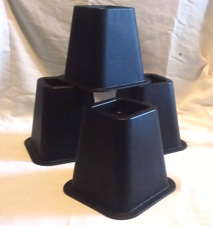 Room Essentials Bed Risers 4 pack Sturdy Brown Plastic Dorm Room Storage