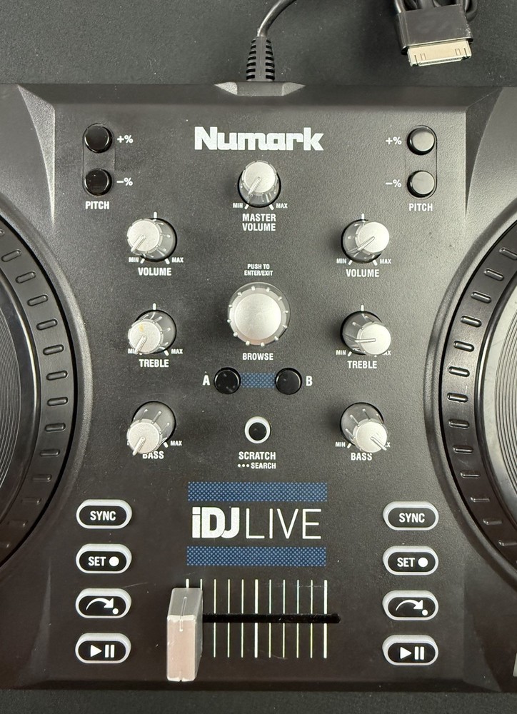 Numark iDJ Live DJ Controller for iPad/iPhone - 30-Pin Connector - Boxed Style