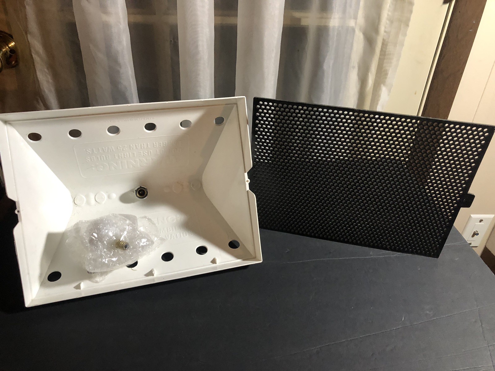 Vintage Original LITE BRITE 1989 Hasbro Works with Box 300+ pegs 31 + pages