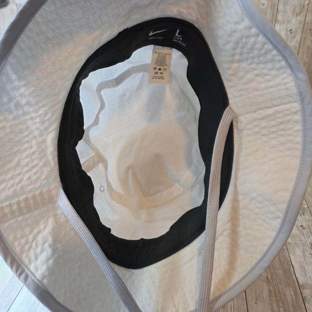 Nike Dri-FIT Apex Bucket Hat White Gray NWOT
