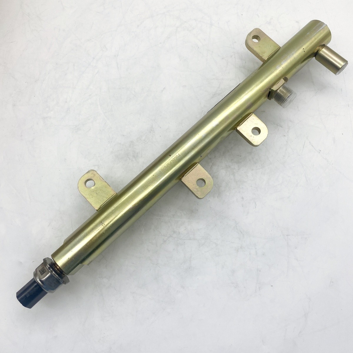 0445226126 5295117 Cummins 6.7L Fuel Rail for 13-18 Dodge Ram 6.7L Diesel