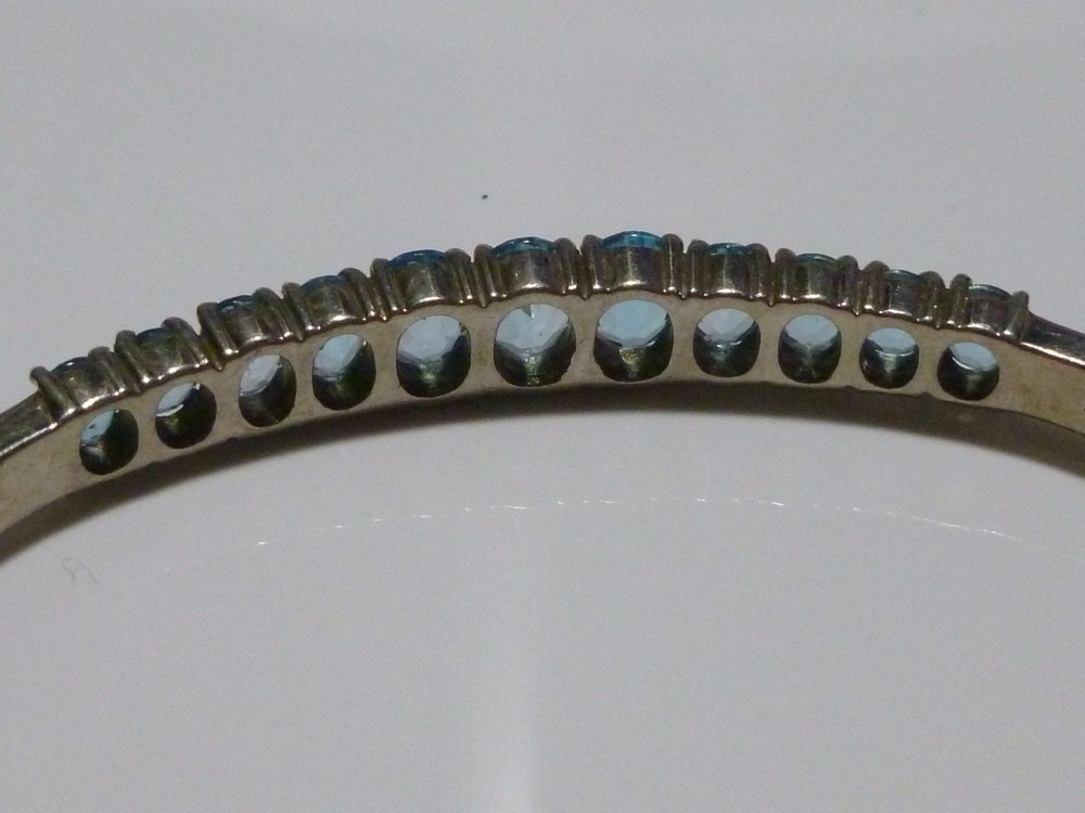 DESIGNER "NL" STERLING SILVER BLUE TOPAZ STACKBLE HINGED BANGLE BRACELET 7.5"