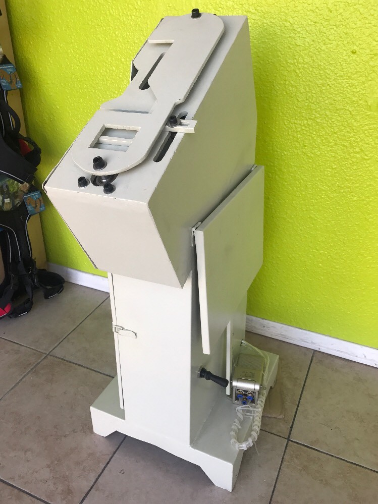 Semi-Automatic Feeding Flip Flops Strap Attaching Machine Only $900