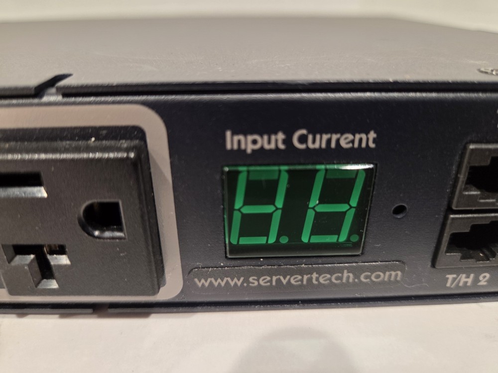 Server Technology Switched Cabinet Power Distribution Unit - Sentry CW-8H1-C20M