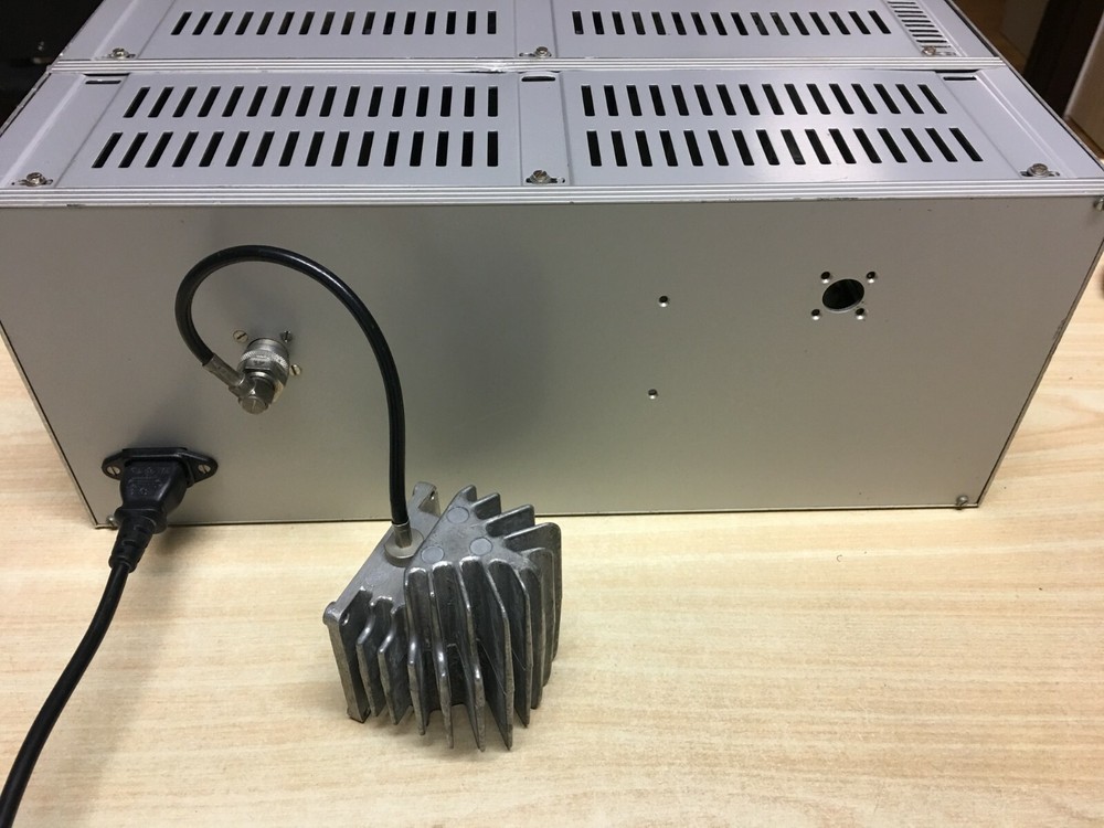 Broadcast FM Transmitter 20 watt - 88-108 Mhz - Elecktro Elco - Professional