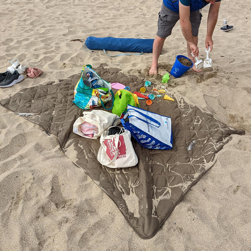 Camo Outdoor Blanket Waterproof Insulated Multi-Use Poncho Liner for Camping