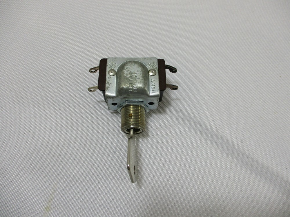 CROUSE-HINDS B672 KEY SWITCH ON-OFF 3A 250V