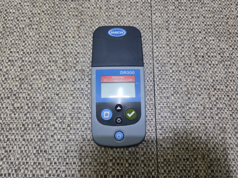 Hach DR300 Pocket Colorimeter Phosphate