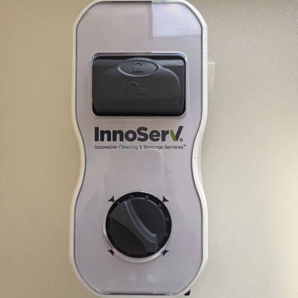 InnoServ PXB4FO4UOUSAG Promax Button Flex Gap 4L Wall-Mount Dispenser
