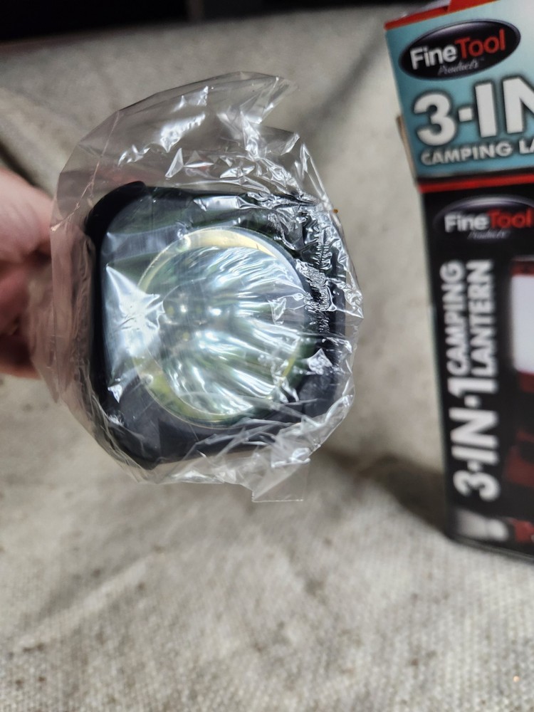 3-IN-1 FLASHLIGHT / LANTERN COMBO Camping Red New Open Box