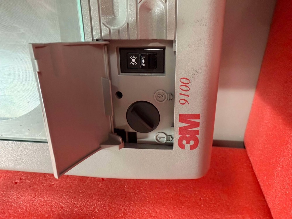 3M 9100 OVERHEAD PROJECTOR 9000AJB