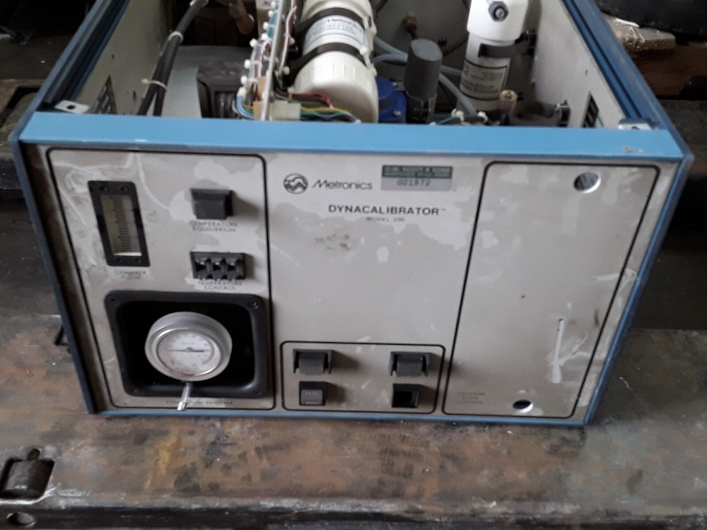 VICI Metronics Dynacalabrator Gas Generator Model 230
