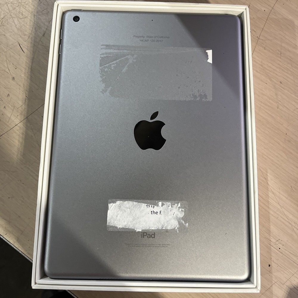 APPLE IPAD 5TH GEN MP2F2LL/A 32GB ,