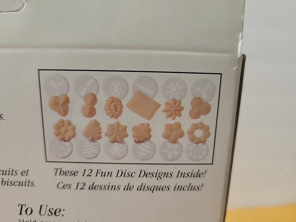 WILTON Spritz Cookie Press Box Set 12 Discs Complete Baking Cooking