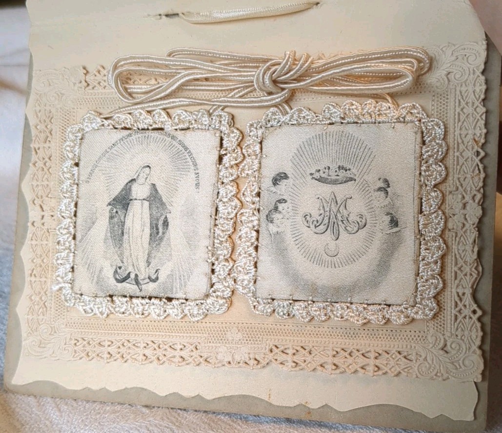 Antique French Lace Needlepoint Catholic Scapular On Card