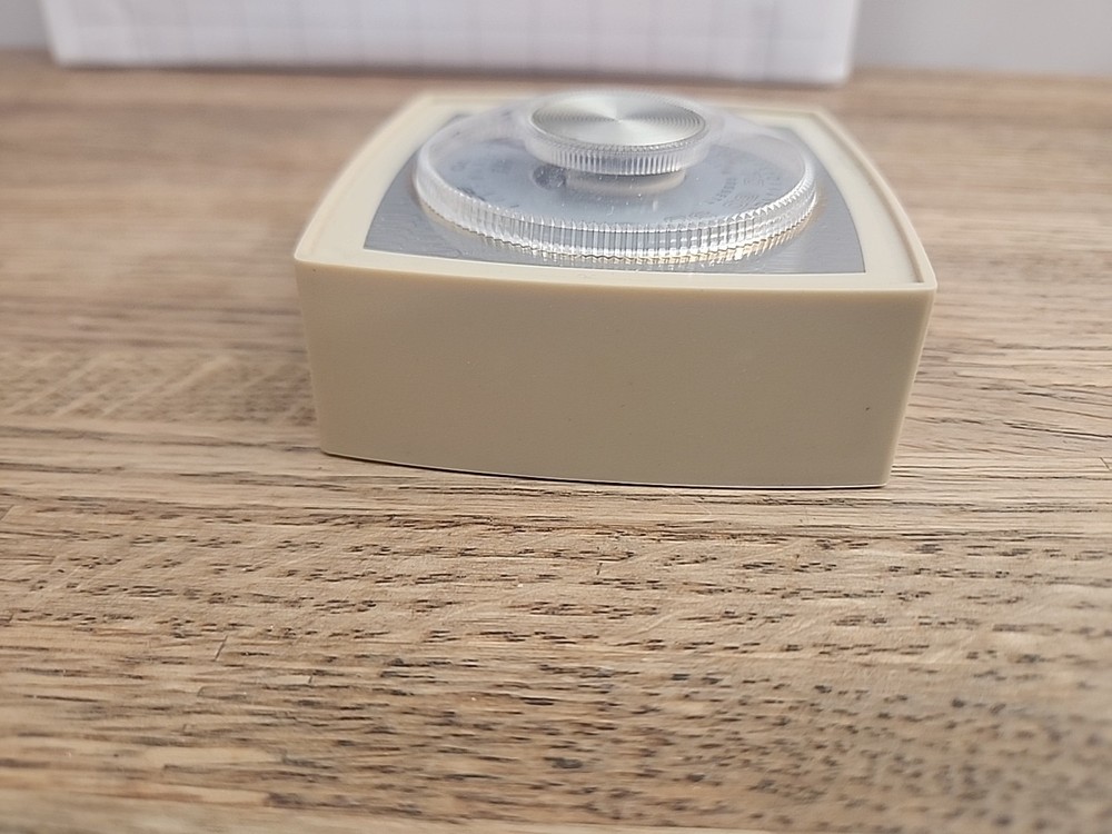 Bell & Gossett ModuMate MT-2 Non-Programable Mechanical Thermostat 24 Volt IVORY