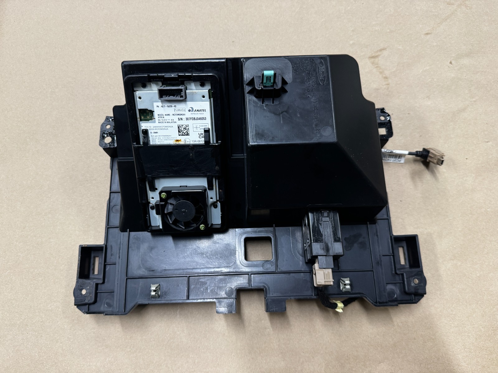 2023-2026 Ford F-250 F-350 Console Charging Pad Station Charger OEM