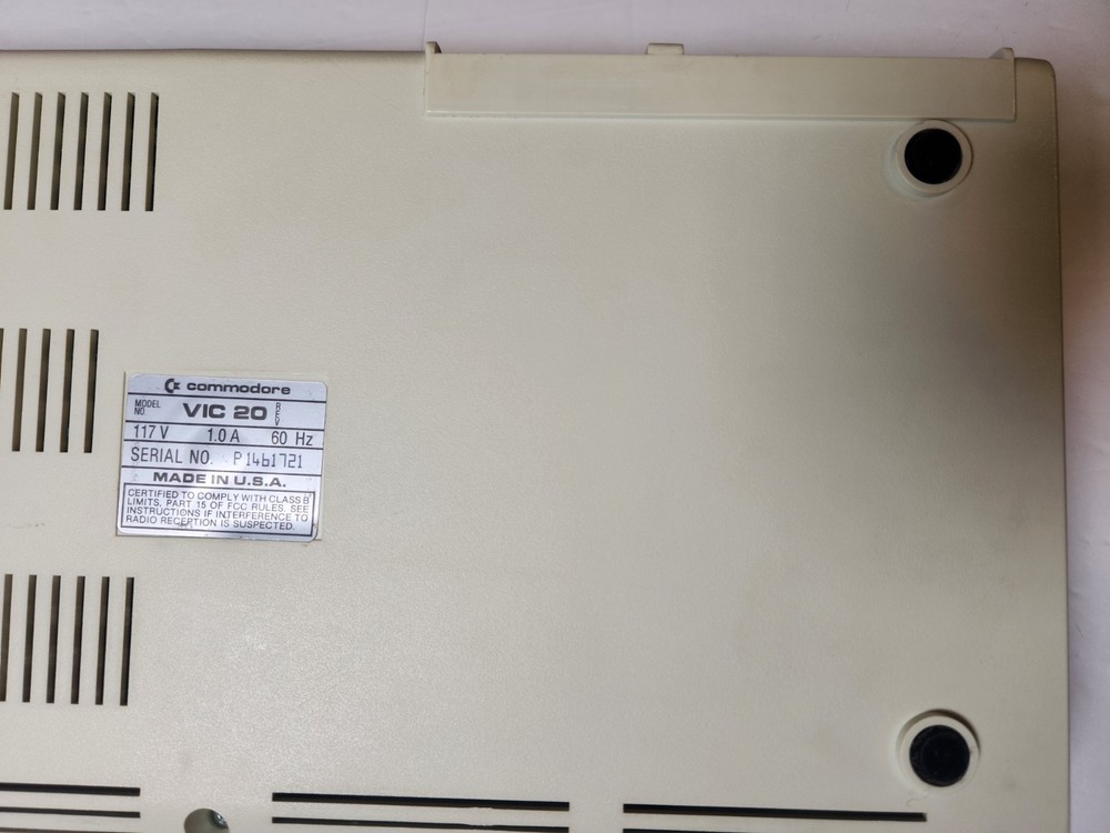 Vintage Commodore Vic 20 Computer Tested Powers New Capacitors