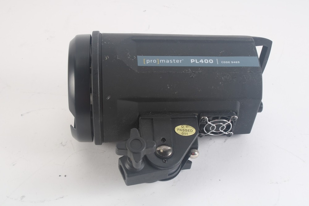 ProMaster PL400 Advanced LCD Control Studio Light