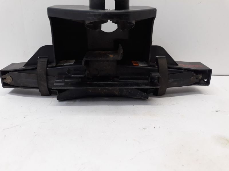 03-11 TOWN CAR JACK ASSEMBLY