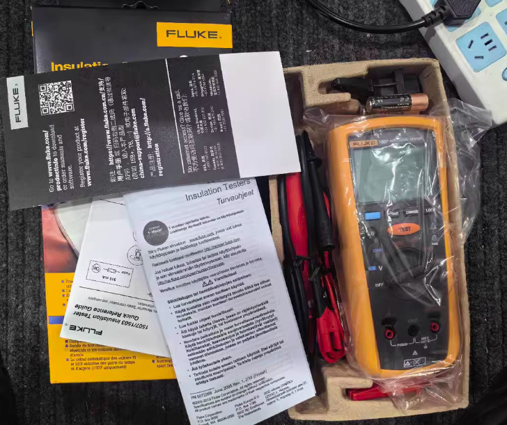 1pcs Fluke 1507 megohmmeter