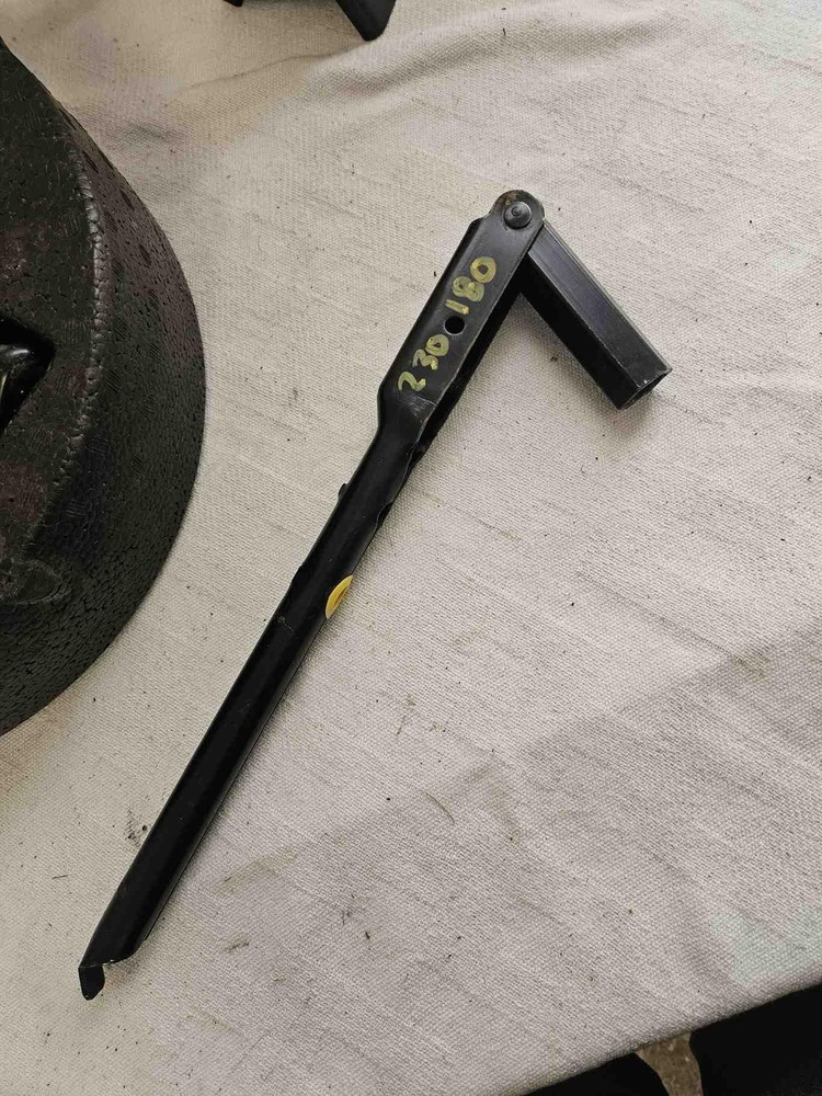 2012-17 Buick Verano emergency jack with tools