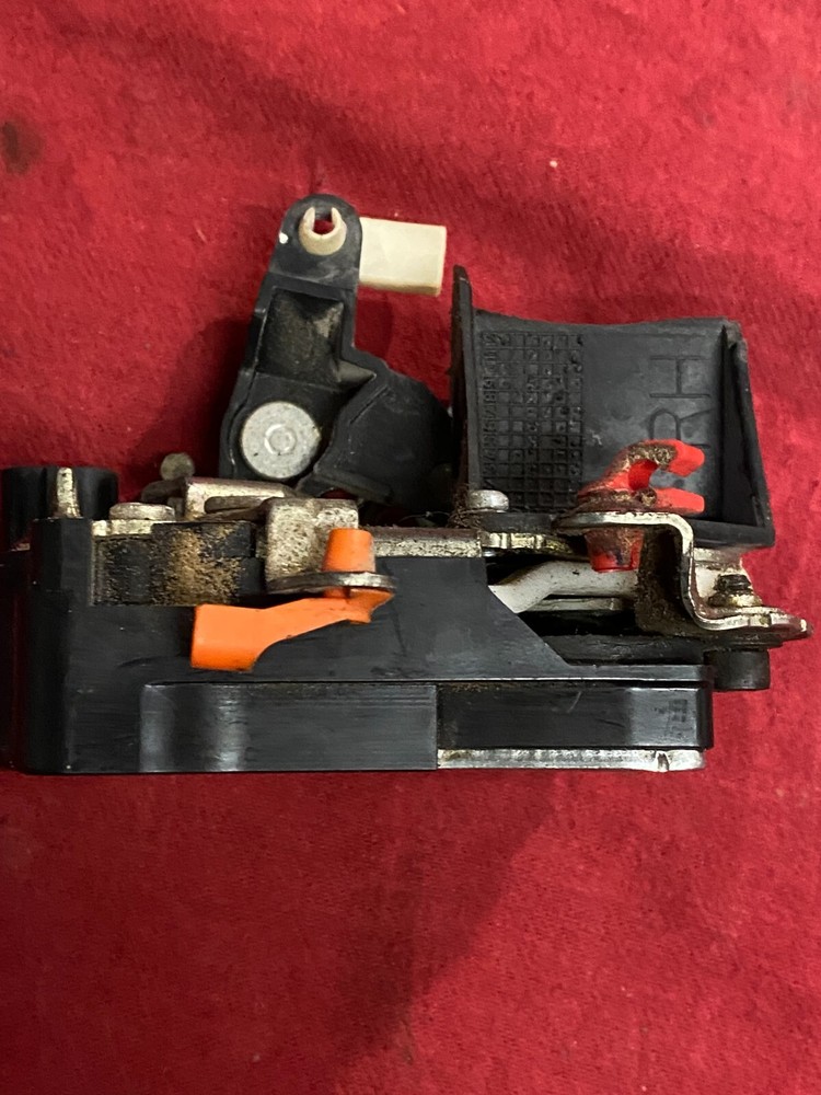 PASSENGER Side Door Latch 1120032 GECOM RIGHT HAND