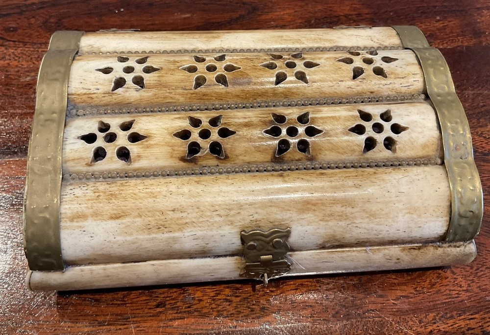 Lovely Rectangular shape buffalo bone & Brass jewellery box
