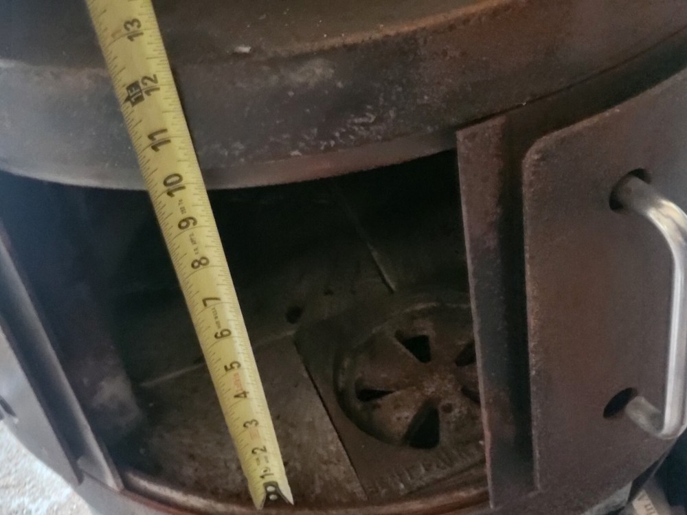 Wood Burning Stove with Pipe