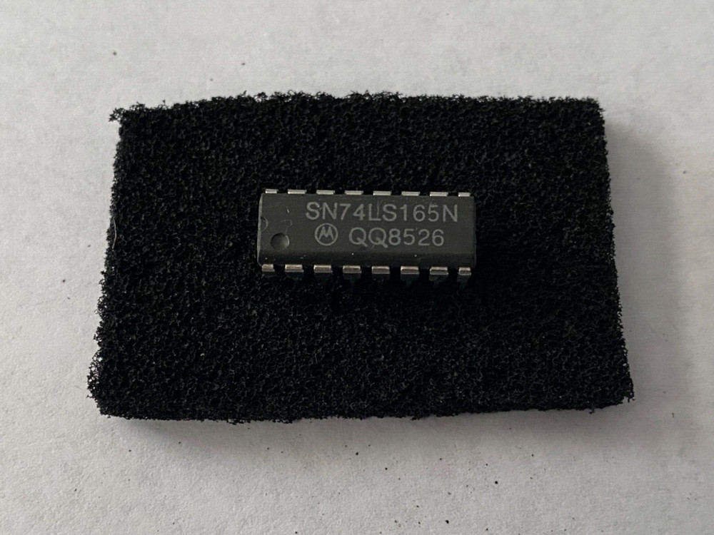 Motorola SN74LS165N parallel-load 8-bit shift registers Integrated Circuit