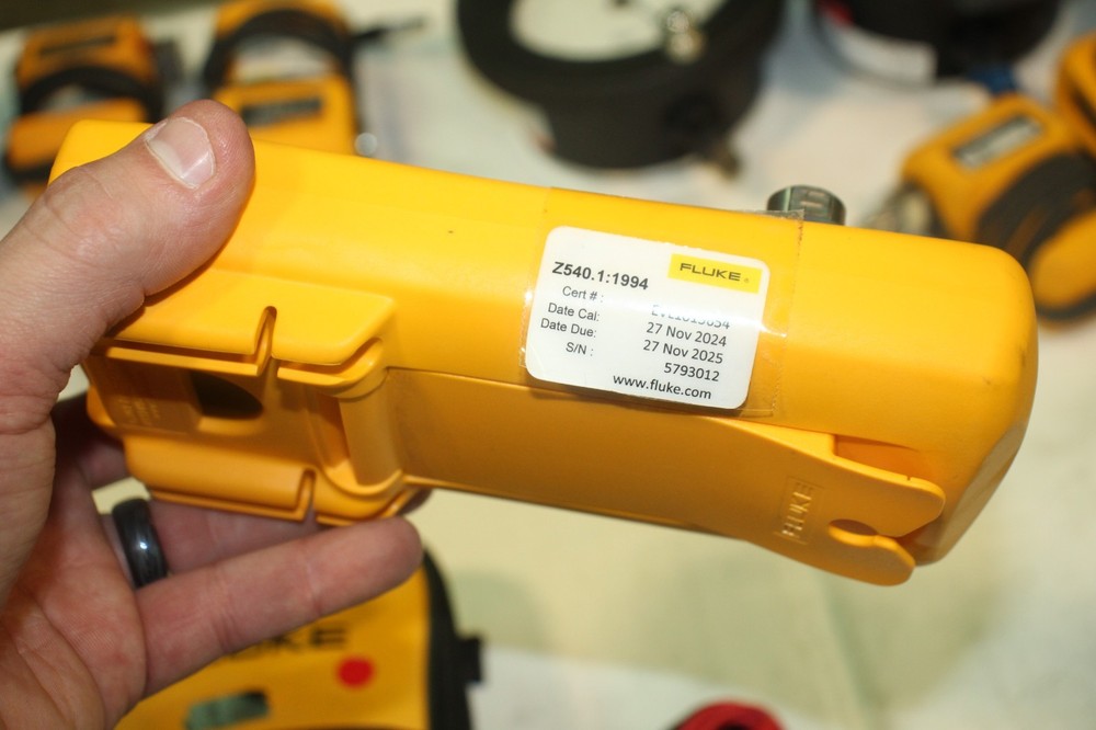 Fluke 717 3000G Pressure Calibrator