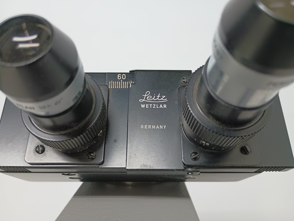 Vintage Leitz Wetzlar Dialux Microscope