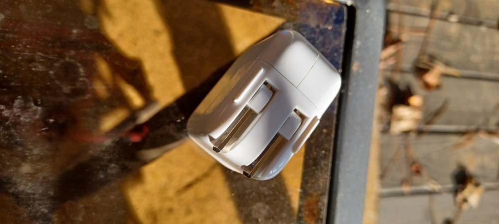 Apple A1401 12W USB Power Adapter