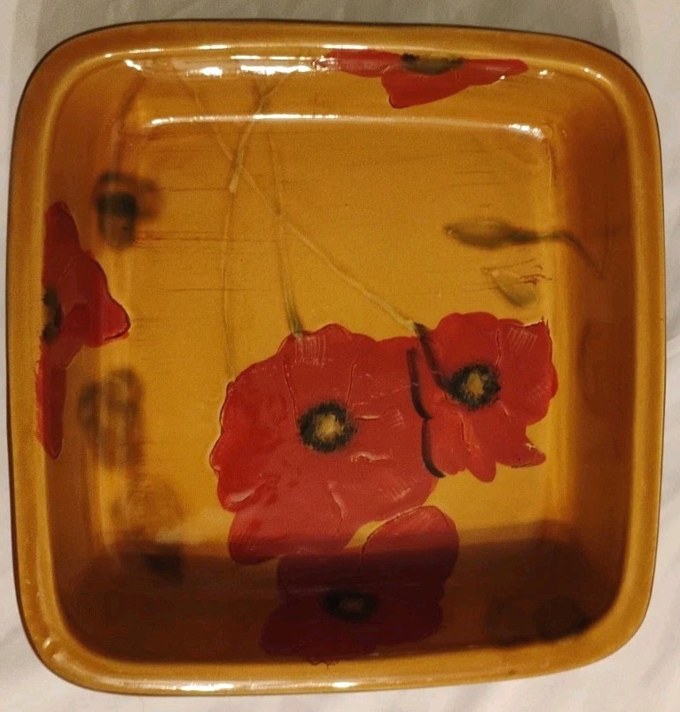 Fleur Rouge Pattern 9" Baking Dish