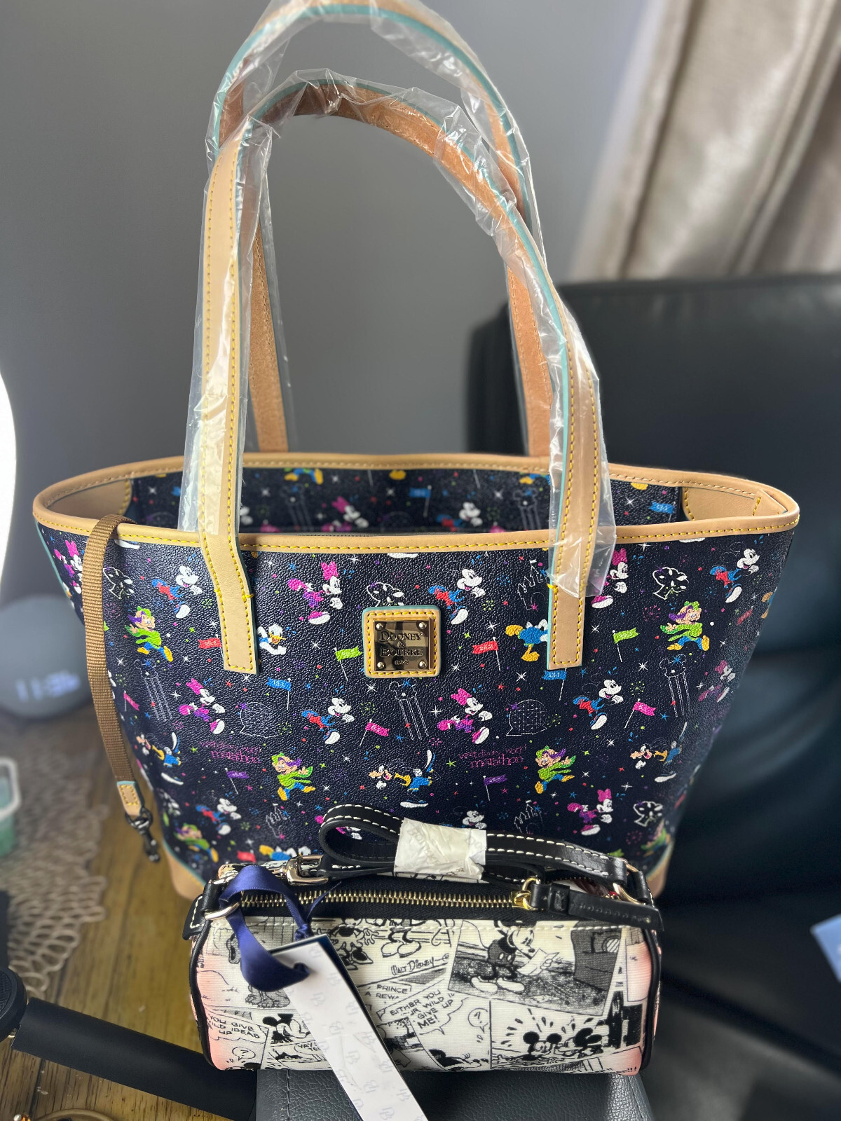 Dooney & Bourke Disney Collection Handbag with Free Clutch. Limited Time Offer❤️