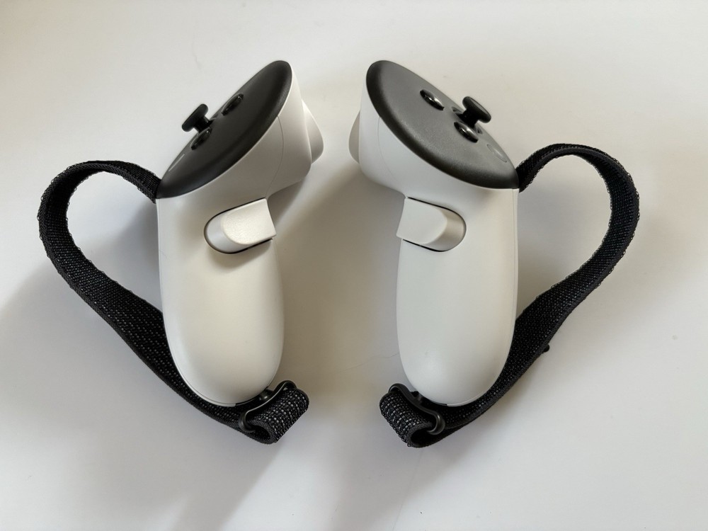 Meta Quest 3 128GB Standalone VR Virtual Reality Headset Controllers Elite Strap
