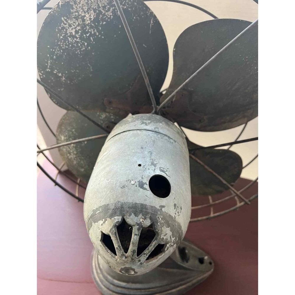 ARTIC AIRE FAN very heavy only for decor
