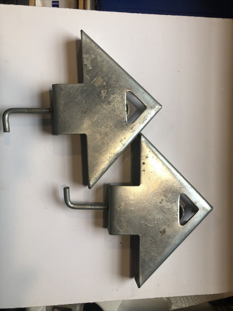 Corner clamp for picture frames