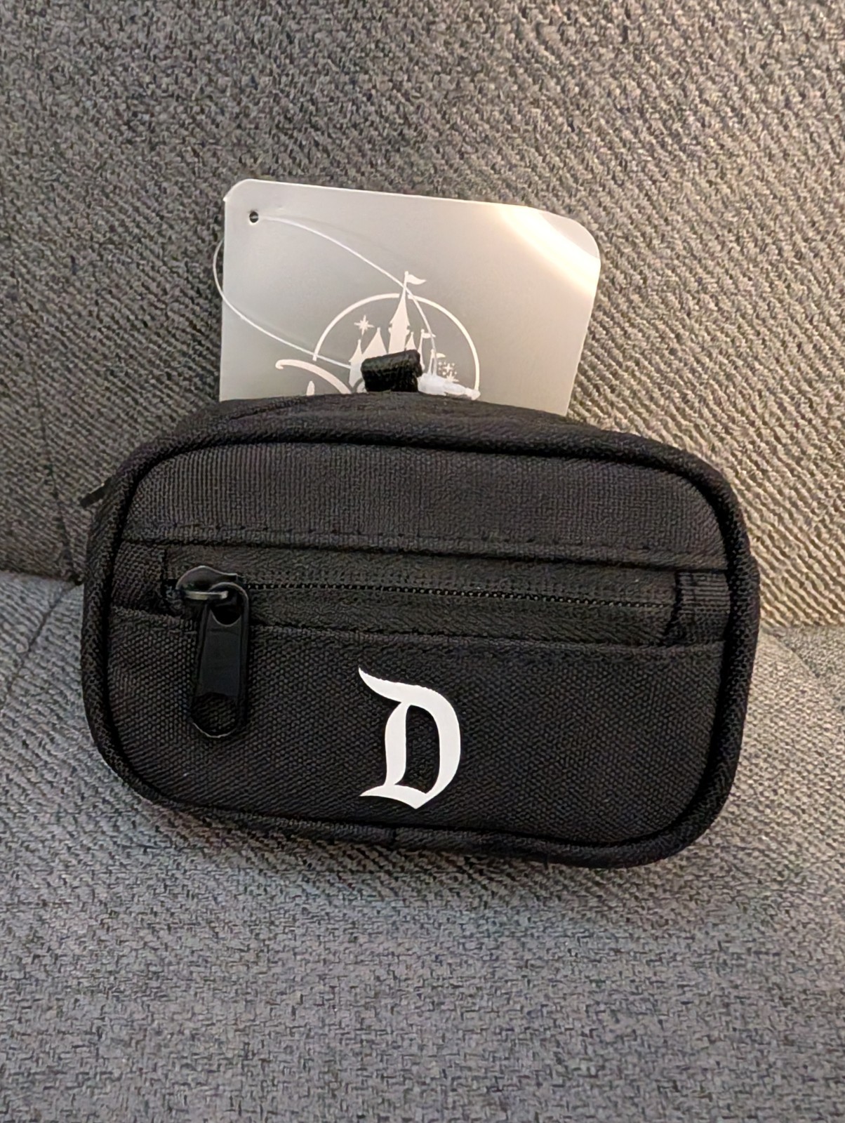 New 2026 Disneyland Resort "D" Black Fanny Pack Bekt Bag Keychain
