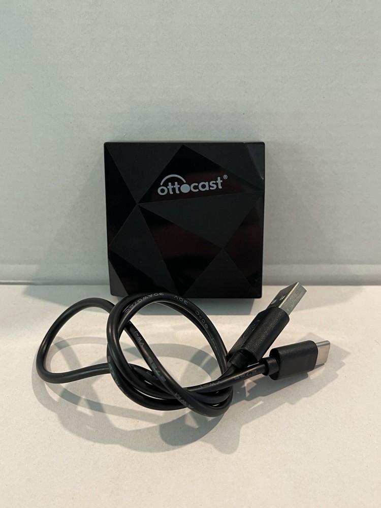 Ottocast Multimedia Car Adapter Apple Car Play