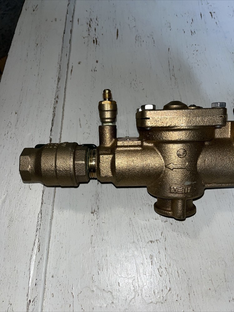 Watts 1” LF009M2QT Press Reduced Pressure Zone Assembly NPT