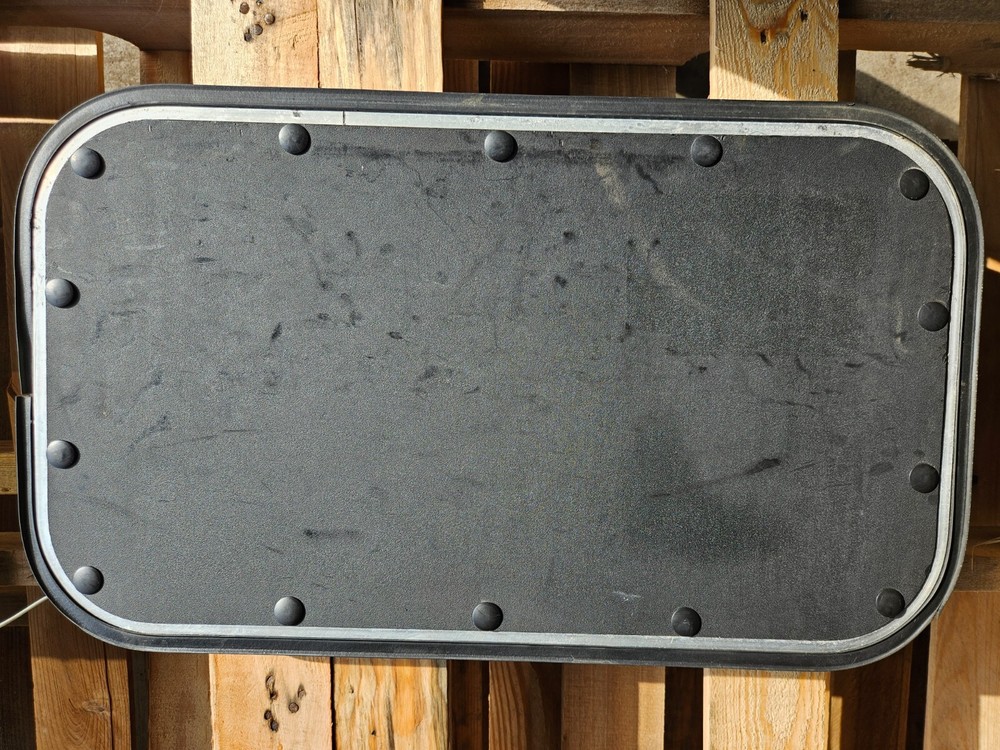 Kenworth T680 Left/Drivers Sleeper Door. With Hinge - Used