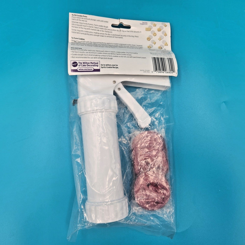 Wilton Cookie Press Set Dessert Maker 12 Disc Forms New in Original package.