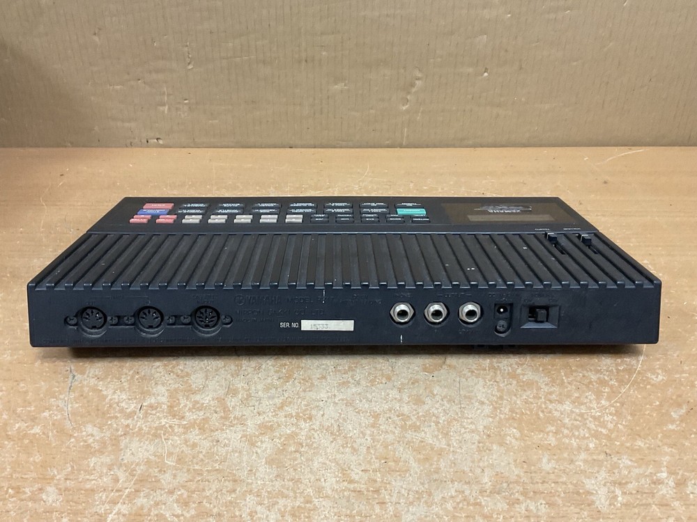Yamaha RX17 Digital Drum Machine Rhythm Composer Sequencer